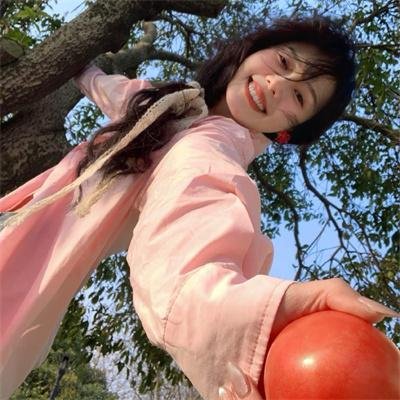 蕾丝炸弹